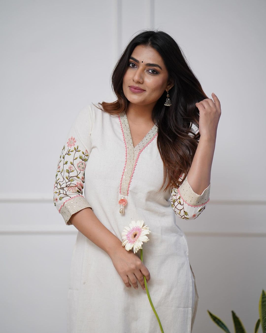 White Strength Kurta with sequin embroidery and Kodi tassel detail