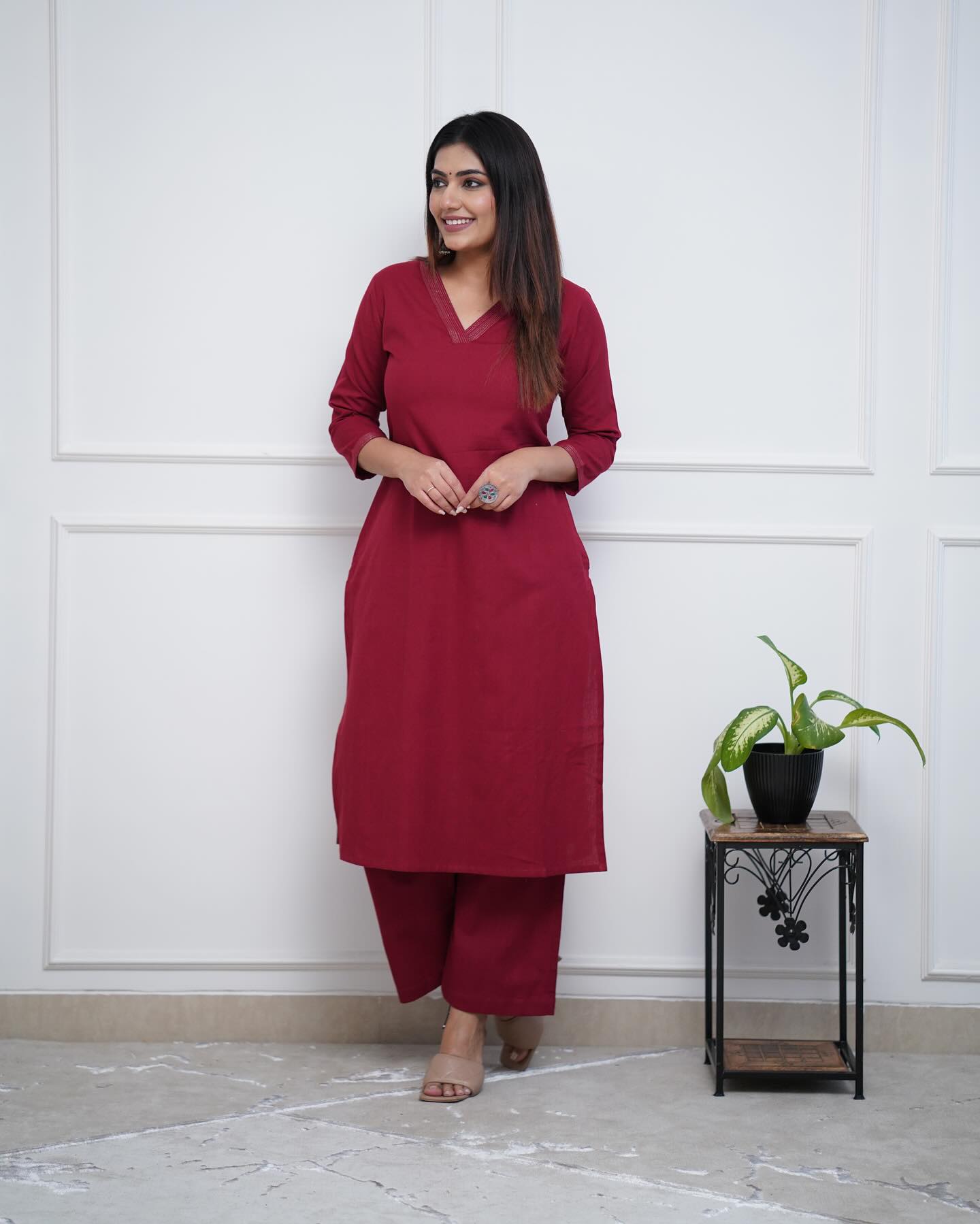 Maroon Kurta Set with V-Neck Design