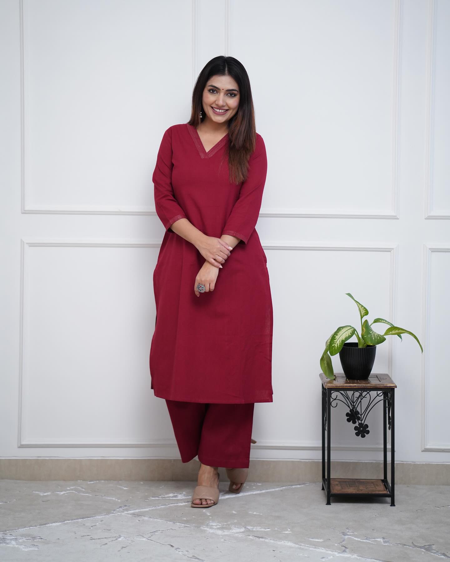 Maroon Kurta Set with V-Neck Design