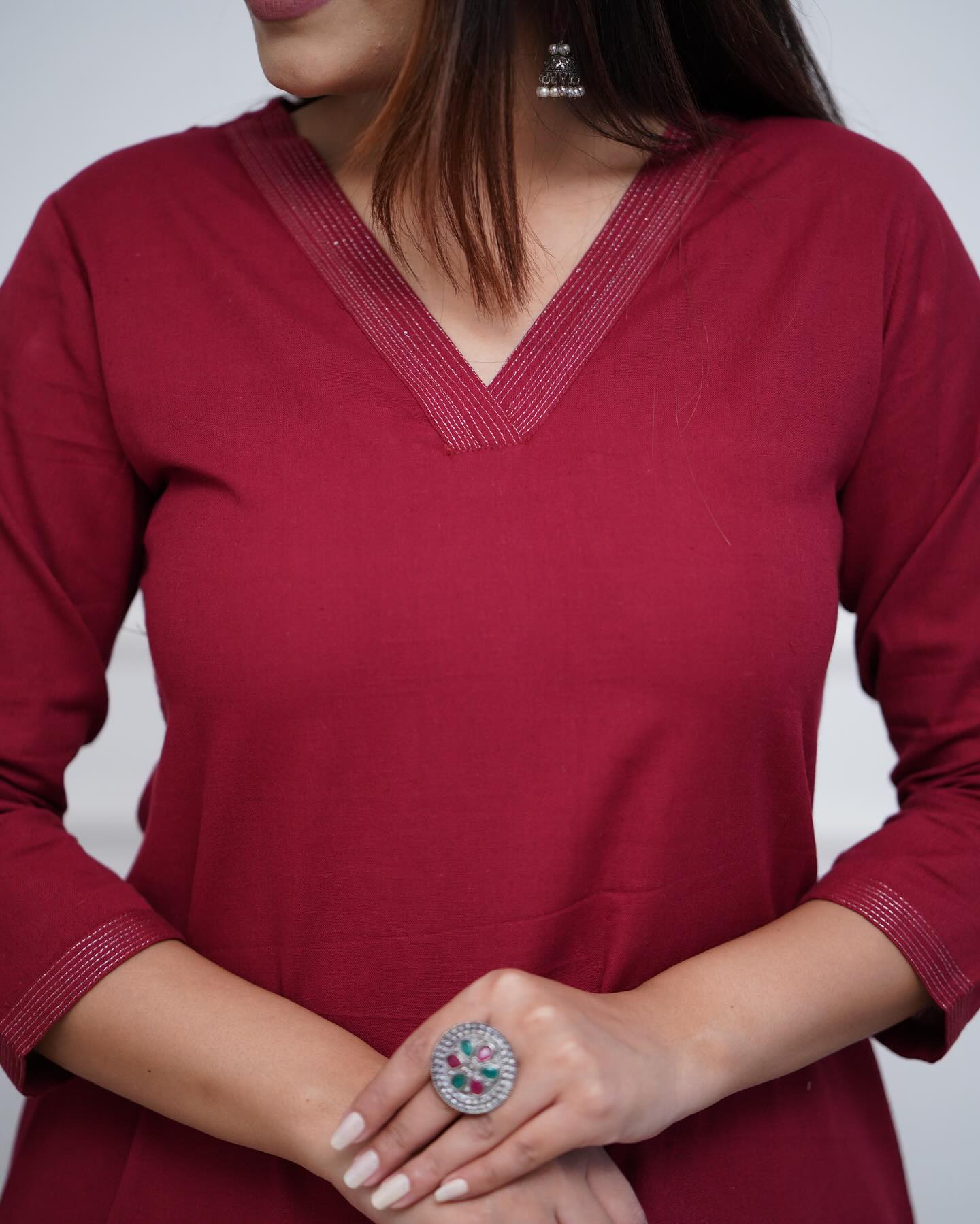 Maroon Kurta Set with V-Neck Design