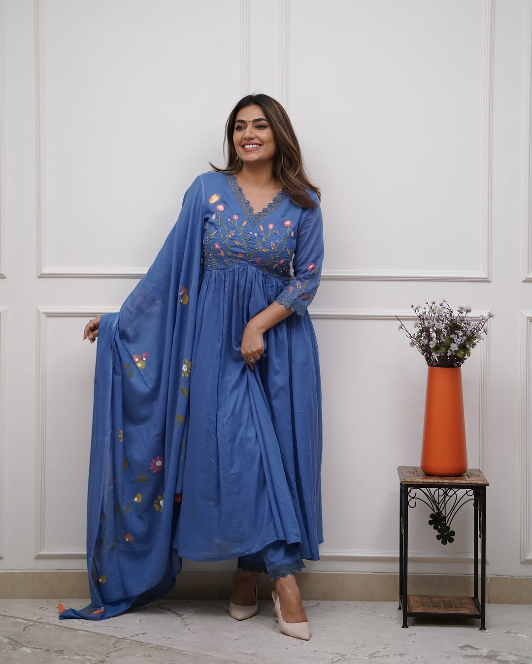 Royal Blue Elegant Embroidered Kurta Set with Floral Dupatta